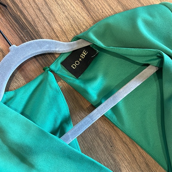 DO+BE green romper with open back. Never worn. Size SMALL - Picture 3 of 3